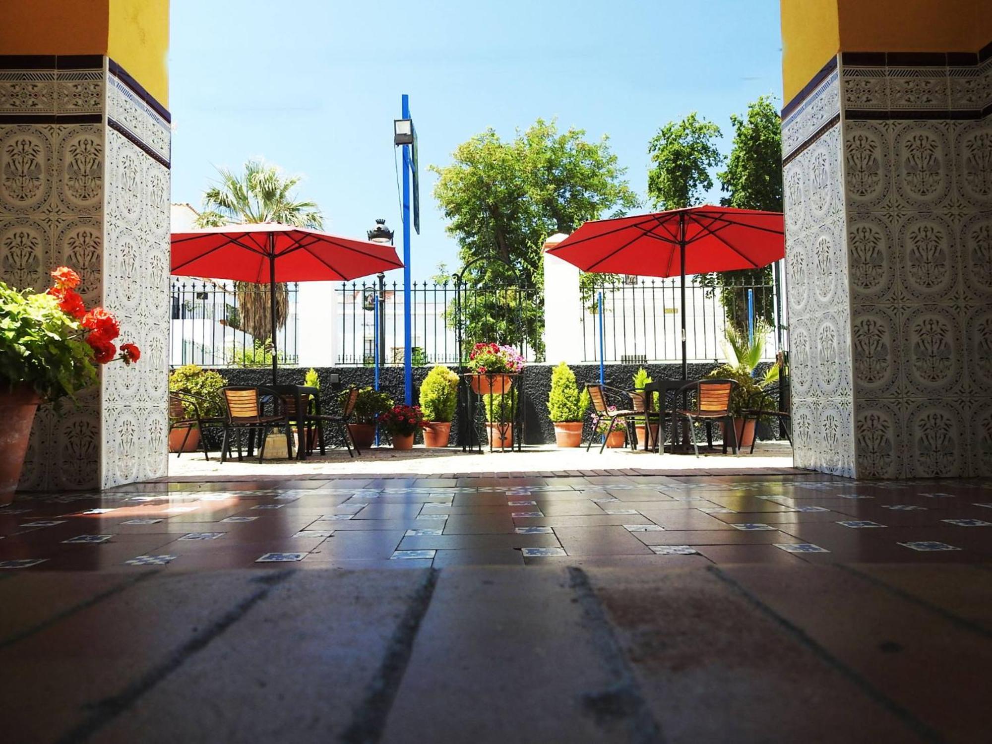 Hostal El Faro Чипиона Экстерьер фото